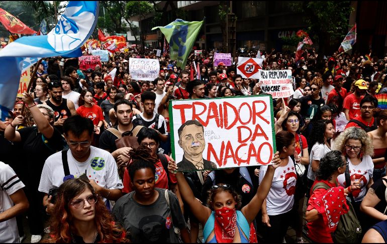 Muchos miembros de la izquierda política temen que, de llegar a la presidencia, Flávio Bolsonaro alinee por completo al gobierno brasileño con Estados Unidos. EFE / A. COELHO