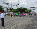 Vecinos de El Sauz y colonias aledañas mantienen protestas por tercer día consecutivo para exigir mejoras en la calidad del agua. ESPECIAL.