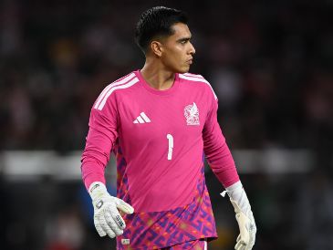El portero mundialista fue cuestionado sobre su estado de ánimo después de llegar a Guadalajara para reincorporarse con Chivas. IMAGO7