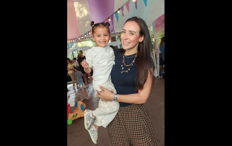 Alessa Alvidres y Karen Chavira. GENTE BIEN JALISCO / Cumpleaños de Eugenia Salles
