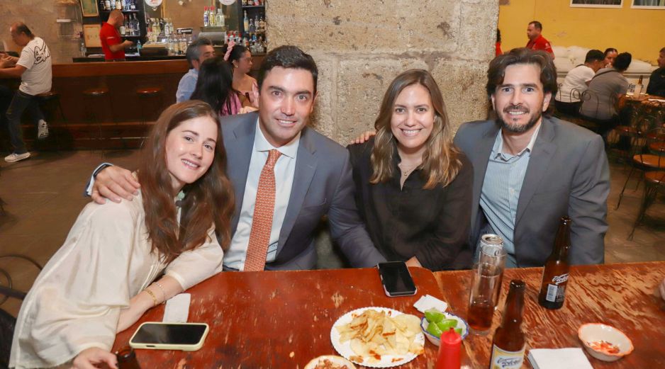 Vanessa Larrazabal, Juan Carlos Álvarez del Castillo, Sofía Álvarez del Castillo y Christopher Montes. GENTE BIEN JALISCO / Revista del 9 de octubre 2026