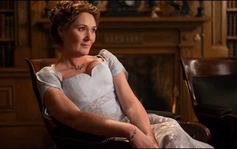 Por el momento se desconoce quién integrará el reparto y si Ruth Gemmell, quien da vida a la matriarca en la adaptación televisiva de las novelas, retomará su papel. ESPECIAL/X/ @netflix