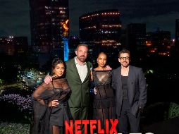 Adriana Paz, Ben Affleck, Kerry Whashington y Luis Gerardo Méndez. ESPECIAL/NETFLIX.