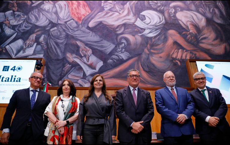 Filippo La Rosa, director central para la promoción de la cultura y la lengua italiana afirmó que su país estará en la FIL con 120 actividades y 58 escritoras y escritores. EFE /  F. Guasco