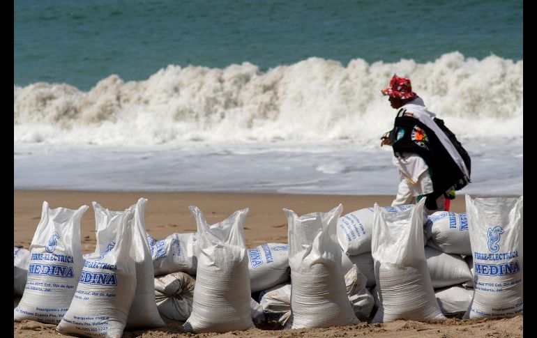 El huracán “Simón” impactará el occidente de México este fin de semana. EFE/A. Montero