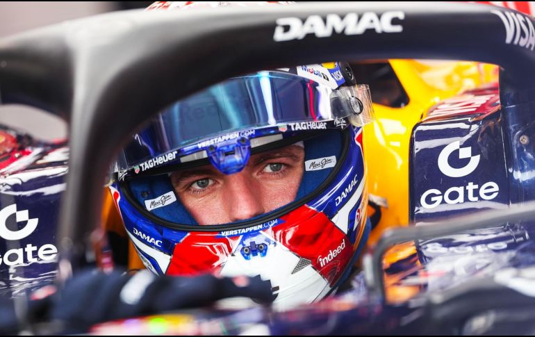 El piloto neerlandés Max Verstappen (Red Bull), en las prácticas del Gran Premio de Singapur de F1. EFE / F. Ismail