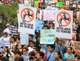 Madres de familia denuncian afectaciones a su salud y gastos adicionales por la crisis del agua en Guadalajara. EL INFORMADOR/J. ACOSTA.