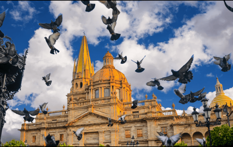 La probabilidad de precipitaciones en la capital jalisciense y sus municipios aledaños, como Zapopan y Tlaquepaque, se mantiene latente. ESPECIAL / CANVA