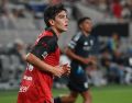 Fuera de la cancha, Mora parece un niño retraído con acné juvenil, de pocas palabras; dentro del campo es fuego. EFE/O. Alonso