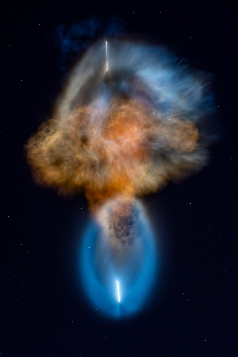 Mientras el Falcon 9 asciende sus gases de escape crean la espectacular “medusa espacial”. X/ @SpaceX