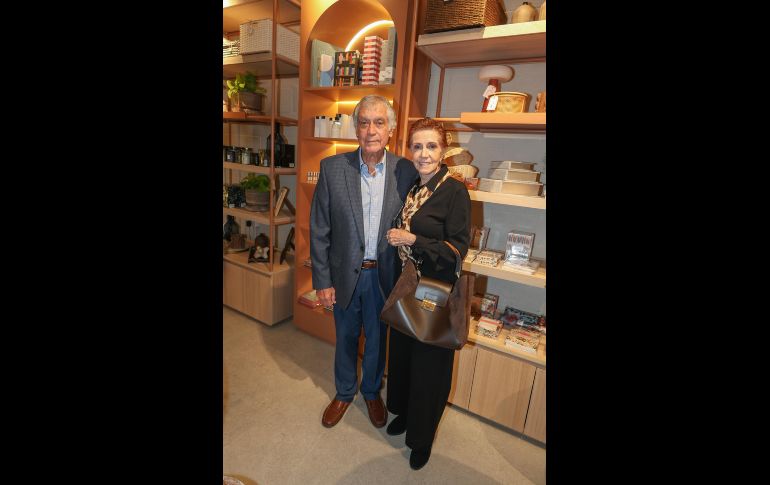 Juan Domingo Leaño Reyes y Martha Chaurand. GENTE BIEN JALISCO / E. Escamilla