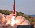 Esta fotografía, facilitada por el gobierno de Corea del Norte, muestra una prueba de misiles el lunes 12 de octubre de 2026 en un lugar no revelado del territorio norcoreano. AP/KCNA