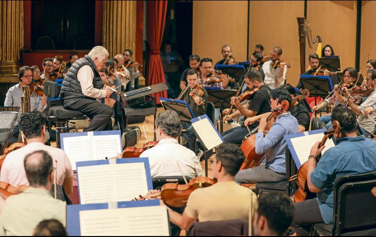 La Orquesta Filarmónica de Jalisco regresa al escenario del Teatro Degollado para inaugurar su tercera temporada de 2026, con un programa que incluye obras de Beethoven, Stravinsky y Rodolfo Halffter. EL INFORMADOR