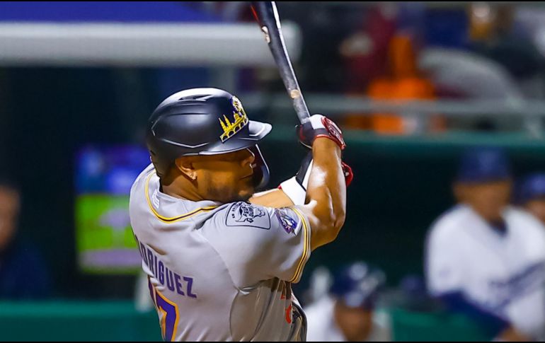 Reynaldo Rodríguez se convirtió en la gran figura de la noche al terminar de 5-4. CORTESÍA/Charros de Jalisco