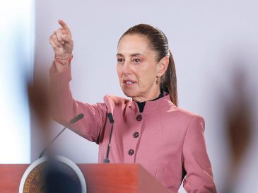 Sheinbaum tuvo una imagen positiva de 69% en el ranking del mes de septiembre, por lo que su aprobación aumentó en tres decimales porcentuales durante octubre. EFE / I. Esquivel