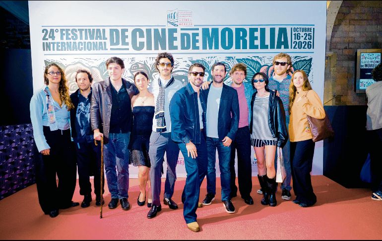 Luis Gerardo Méndez posa desde la alfombra roja del Festival Internacional de Cine de Morelia. CORTESÍA