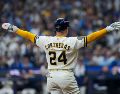 Los Brewers abrirán con Logan Henderson para ir por una victoria que los ponga a mitad de camino por el título. EFE / R. HARRIED
