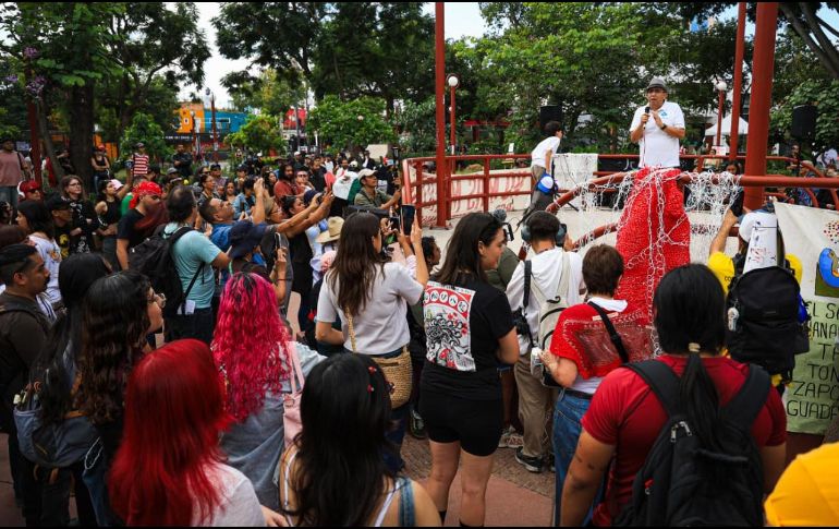 La movilización optó por permanecer en el parque, bajo la premisa de recuperar este espacio tras las obras de rehabilitación del Gobierno de Guadalajara previas al Mundial. EL INFORMADOR/ J. Acosta