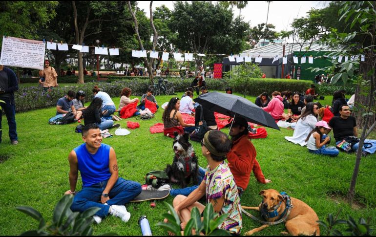 La movilización optó por permanecer en el parque, bajo la premisa de recuperar este espacio tras las obras de rehabilitación del Gobierno de Guadalajara previas al Mundial. EL INFORMADOR/ J. Acosta