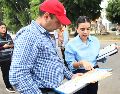 Equipos municipales trabajan en la distribución de agua mediante pipas a los domicilios de las familias afectadas. CORTESÍA