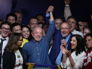 Luiz Inácio Lula da Silva tiene una relación política cercana con la Presidenta Claudia Sheinbaum. AP/A. Penner