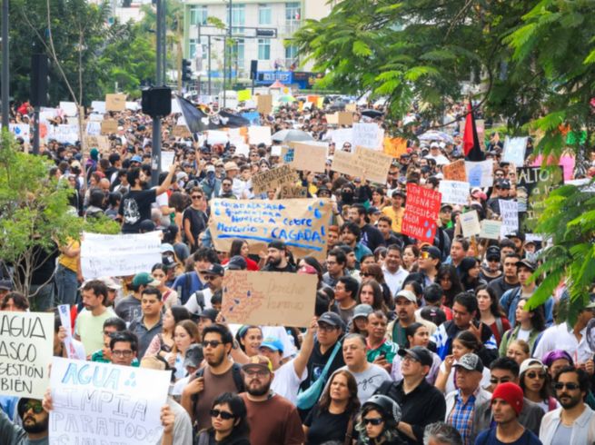A raíz de la manifestación, la CEDHJ recibió 25 quejas contra elementos de la Policía Estatal por presuntos actos de abuso de autoridad. EL INFORMADOR