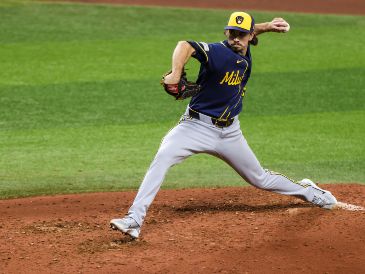 Los Cerveceros buscarán este martes conquistar el primer campeonato de MLB en la historia de la franquicia. EFE/G. BOGDON.