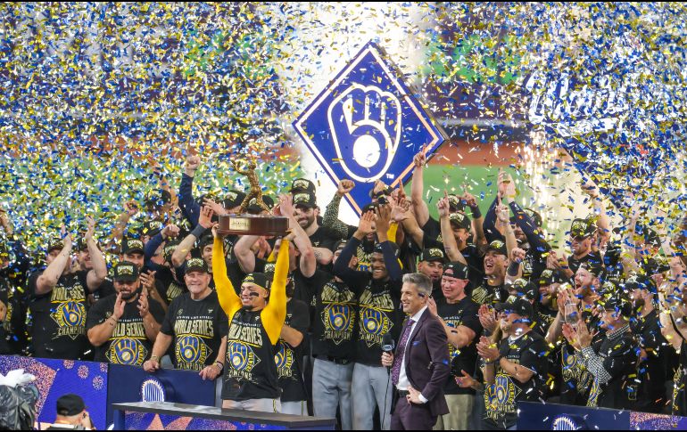 Después de 114 victorias en el 2026, los Brewers pueden presumir de un campeonato inédito en toda la historia de la franquicia. EFE/G. BOGDON.
