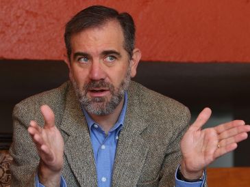 La Presidenta insistió en que corresponde a las autoridades competentes revisar los convenios del INE y actuar conforme a sus atribuciones. SUN / ARCHIVO