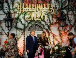 El evento de Halloween se produce en un momento de intensa actividad política en Estados Unidos, a escasos días de las elecciones de medio mandato programadas para el 3 de noviembre de 2026. EFE/S. Corum