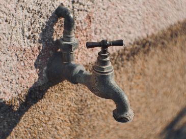 Se recomienda a los habitantes de CTM El Risco tomar previsiones y mantenerse atentos a los avisos oficiales mientras concluyen los trabajos de rehabilitación. UNSPLASH