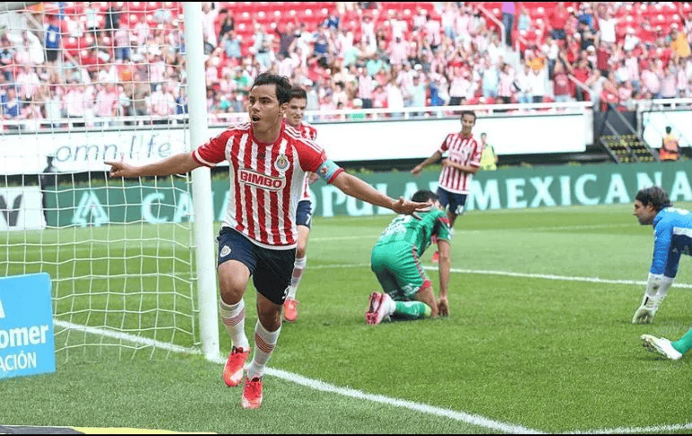  Omar Bravo es uno de los goleadores históricos de Chivas. EL INFORMADOR/ ARCHIVO