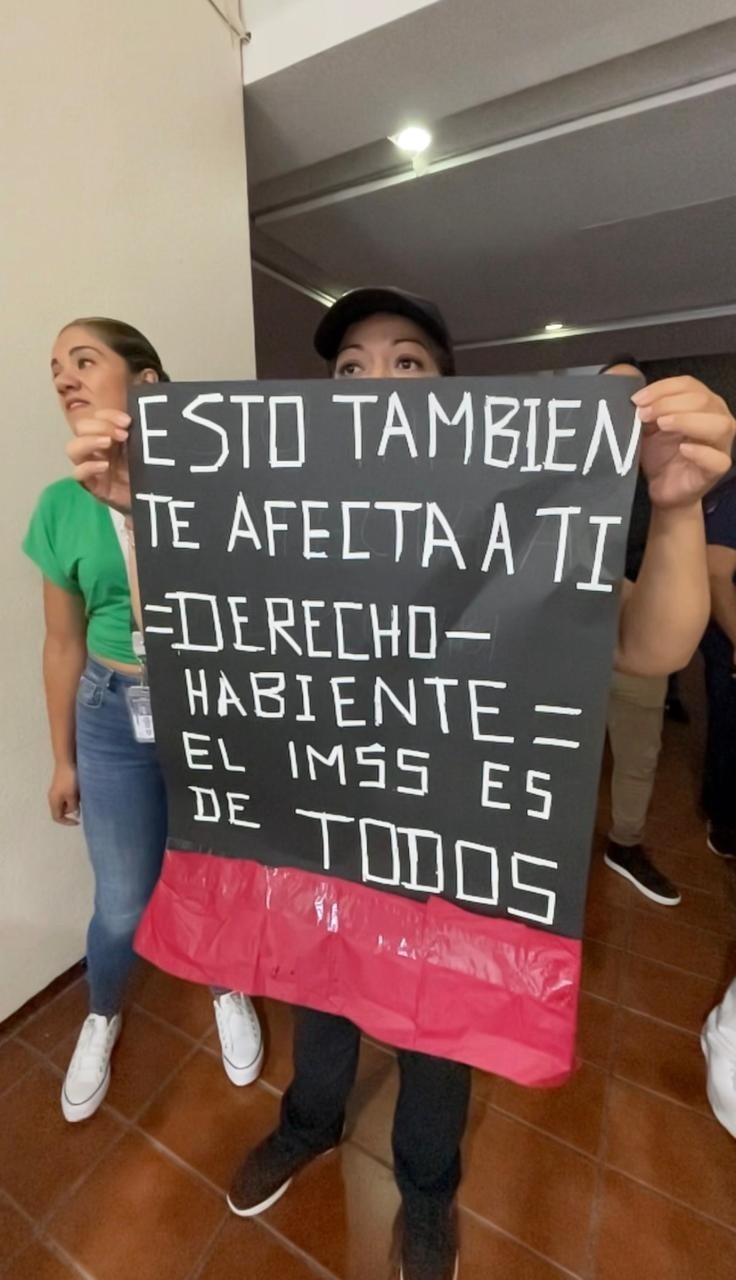 Trabajadores se manifiestan en la Clínica 78 del IMSS.&nbsp;EL INFORMADOR/ A. Orozco.